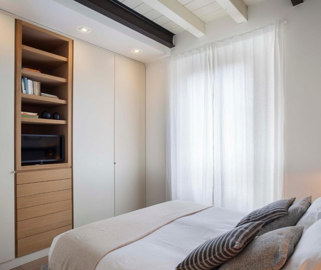 Lily Pads -Elegant Apartment- In The City Center Milano Eksteriør billede
