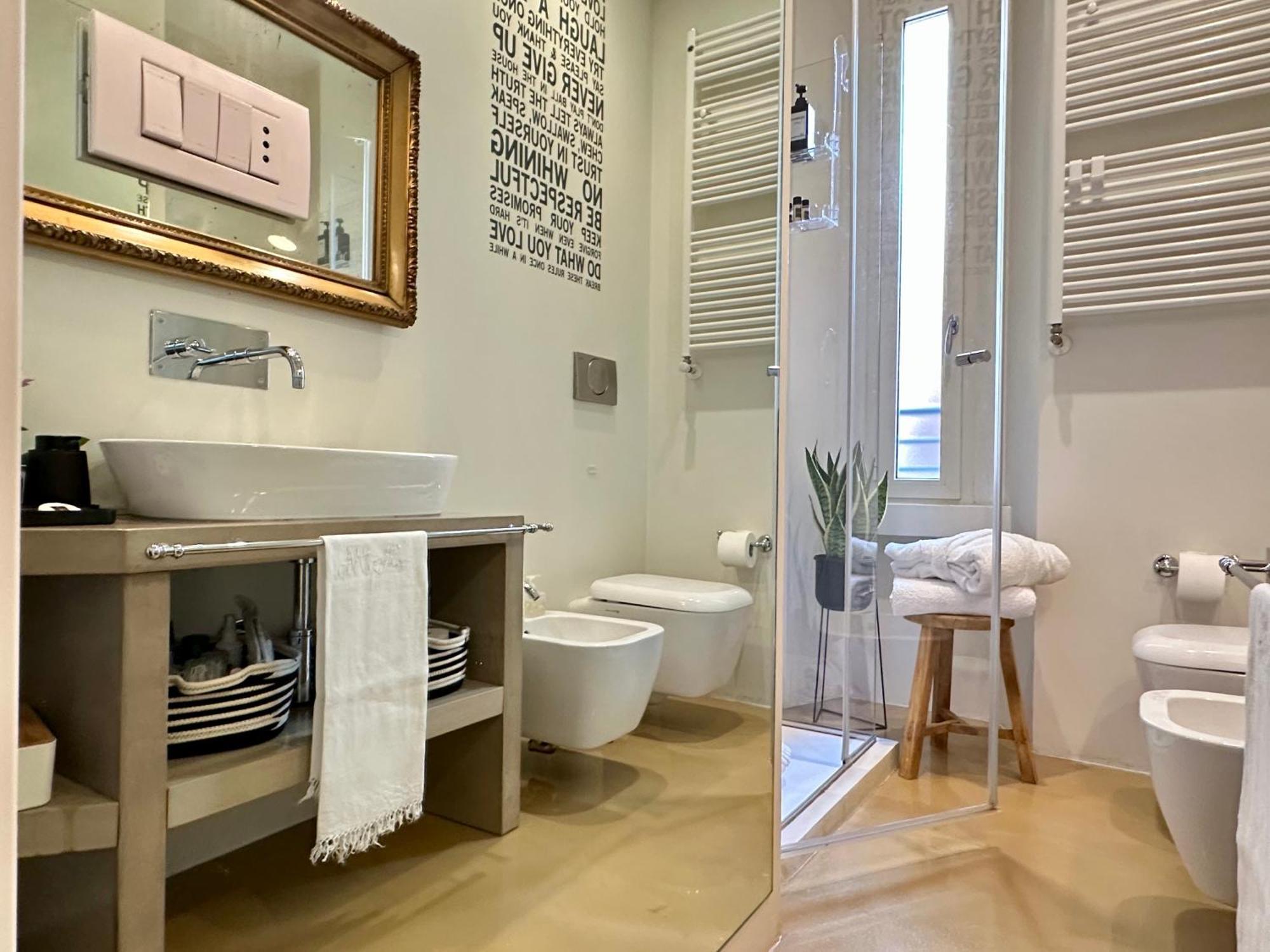 Lily Pads -Elegant Apartment- In The City Center Milano Eksteriør billede