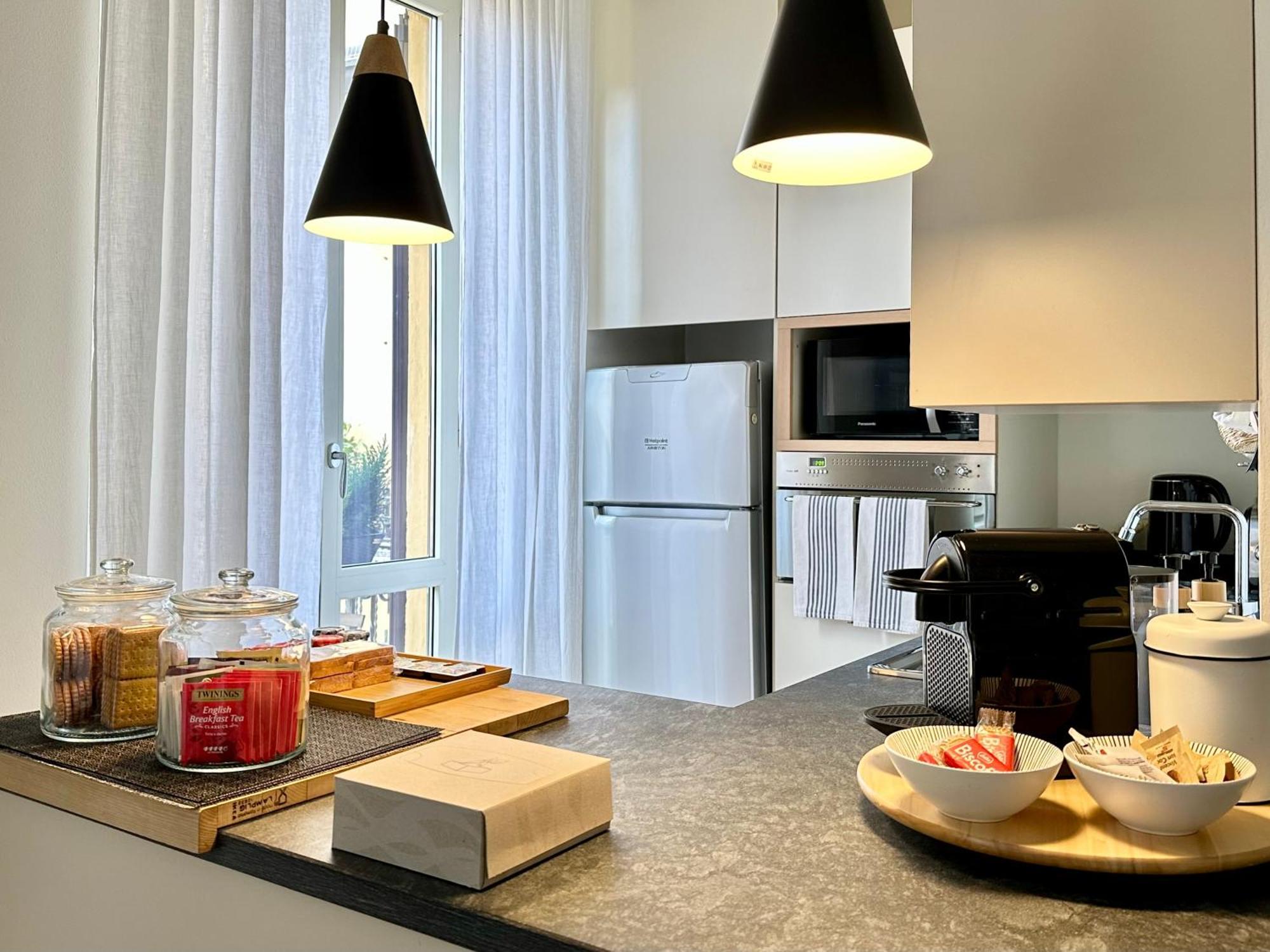 Lily Pads -Elegant Apartment- In The City Center Milano Eksteriør billede
