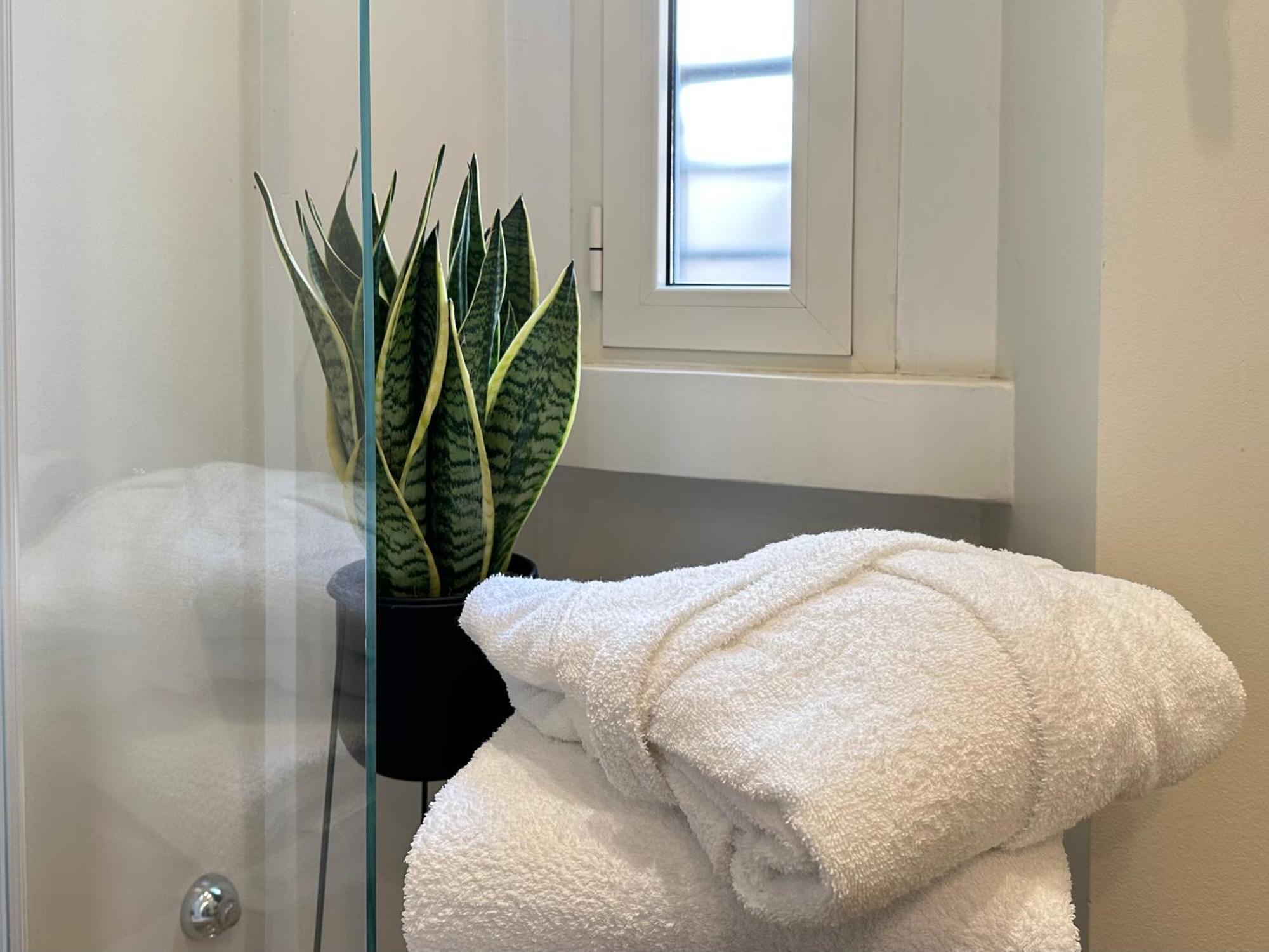Lily Pads -Elegant Apartment- In The City Center Milano Eksteriør billede